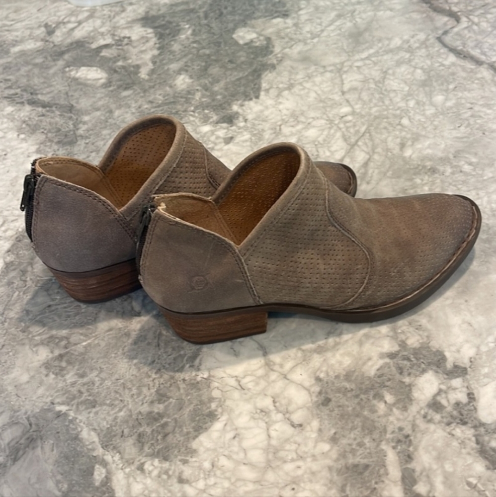 Born Ankle Bootie 7.5
